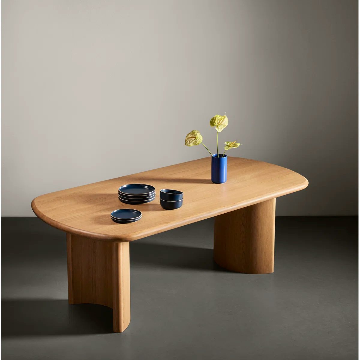 Circa 84" Curved Leg Dining Table