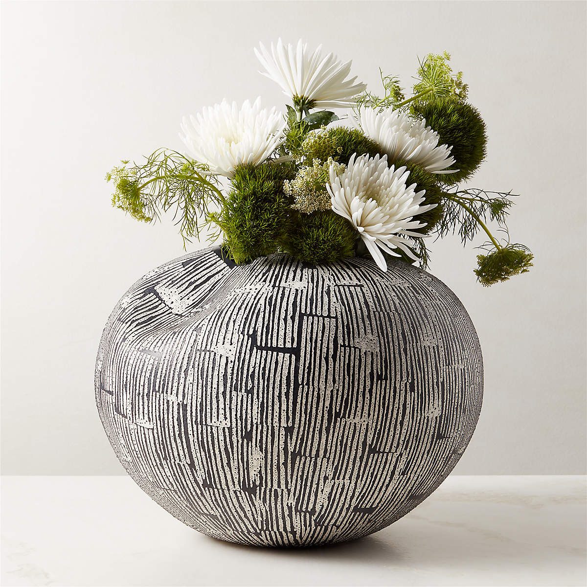 Moe Black and White Ceramic Vase